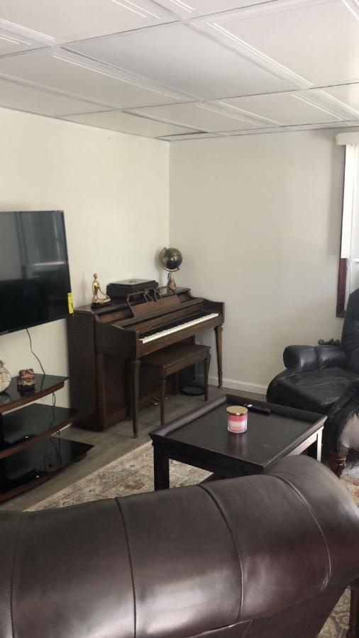 Cozzy Room With Private Entrance And Drive Way New York Exteriör bild